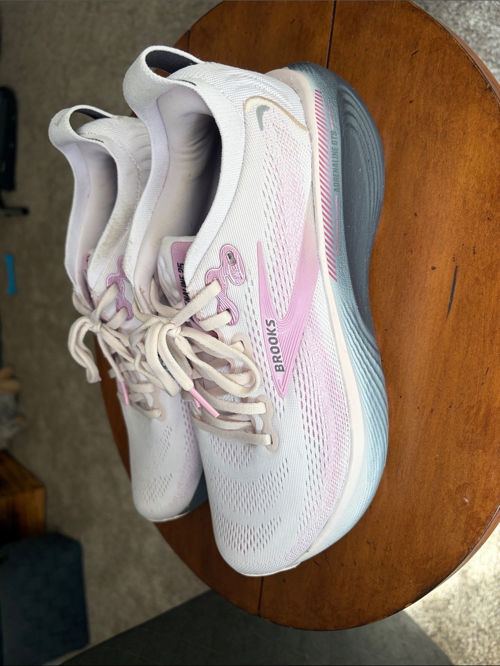 Brooks Adrenaline GTS 25 Running Shoes * size W10 * gently used (<15 miles)